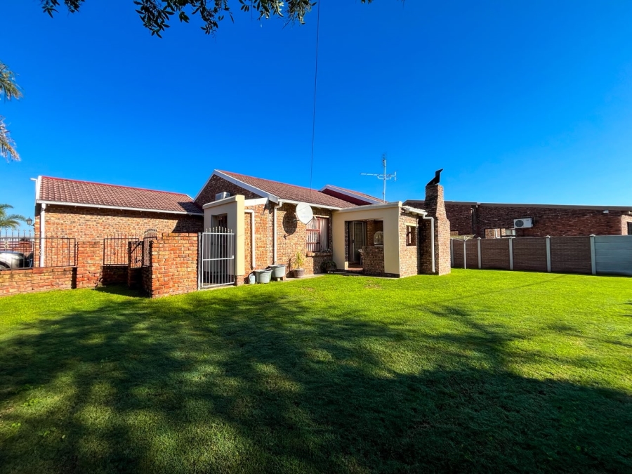 3 Bedroom Property for Sale in Strelitzia Park Eastern Cape